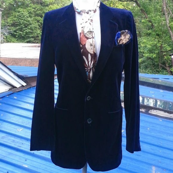 Yves St. Laurant Vintage 1960's Men's Blue Velvet Dinner Smoking Jacket LIKE NEW - Picture 3 of 12